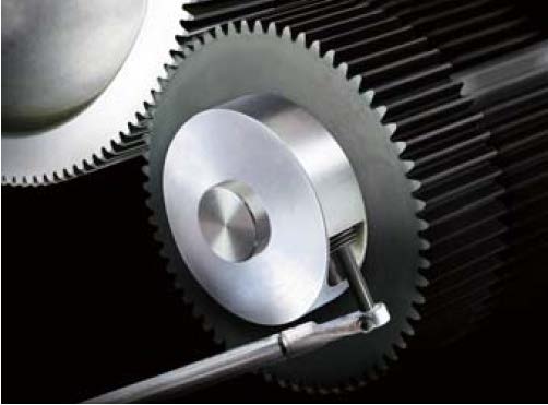 三木プーリの採用関連企業製品使用例 小原歯車工業のETPブッシュ使用（軸とハブを高精度に締結する摩擦式締結具の組み込み状態）