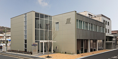 三木プーリ大阪支店の外観（関西エリアの営業および技術サポートを担う拠点の建物外観）