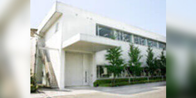 三木プーリ相模の外観（伝動機器・カップリング製品の製造を担う主要生産拠点の工場外観）