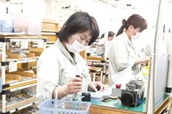 三木プーリの品質向上への取り組み 1個流し生産（製品を1個ずつ工程間で流しながら加工・組立を行い品質とトレーサビリティを向上させる生産方式のイメージ）
